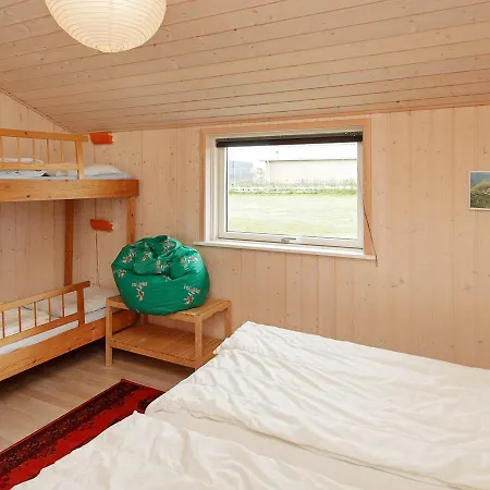 Three-bedroom Holiday In 57 * Løkken