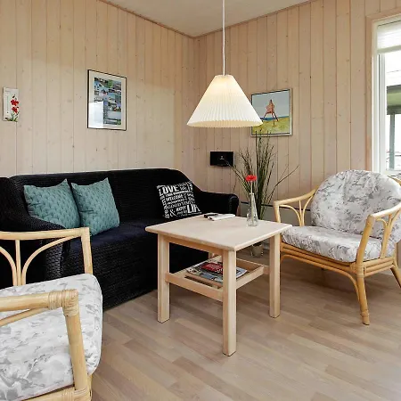 Three-bedroom Holiday In 57 * Løkken